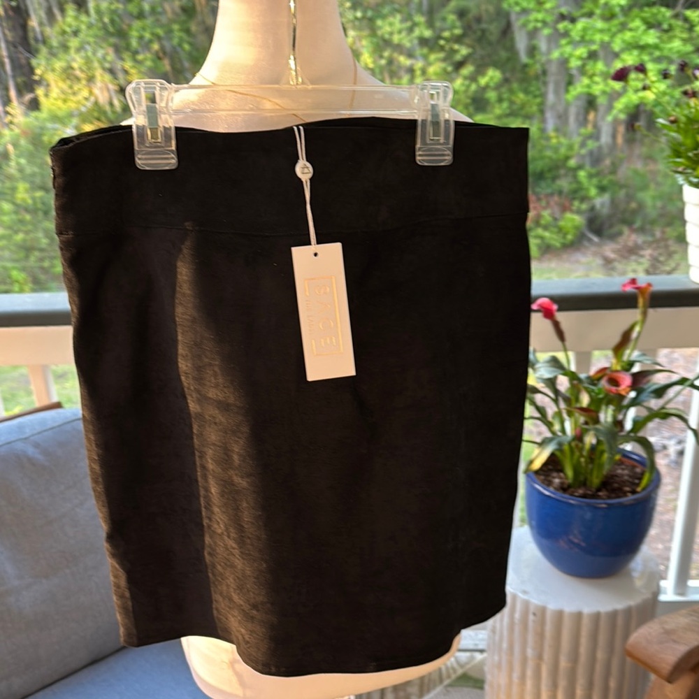 Elegant Black Skirt